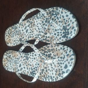 Aerie Size 8 Leopard Flip Flops